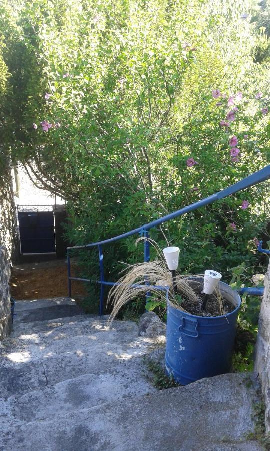 Maison De Village Ardechoise A Les Vans Bagian luar foto